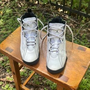 Jordan Kids Sneakers in White and Black